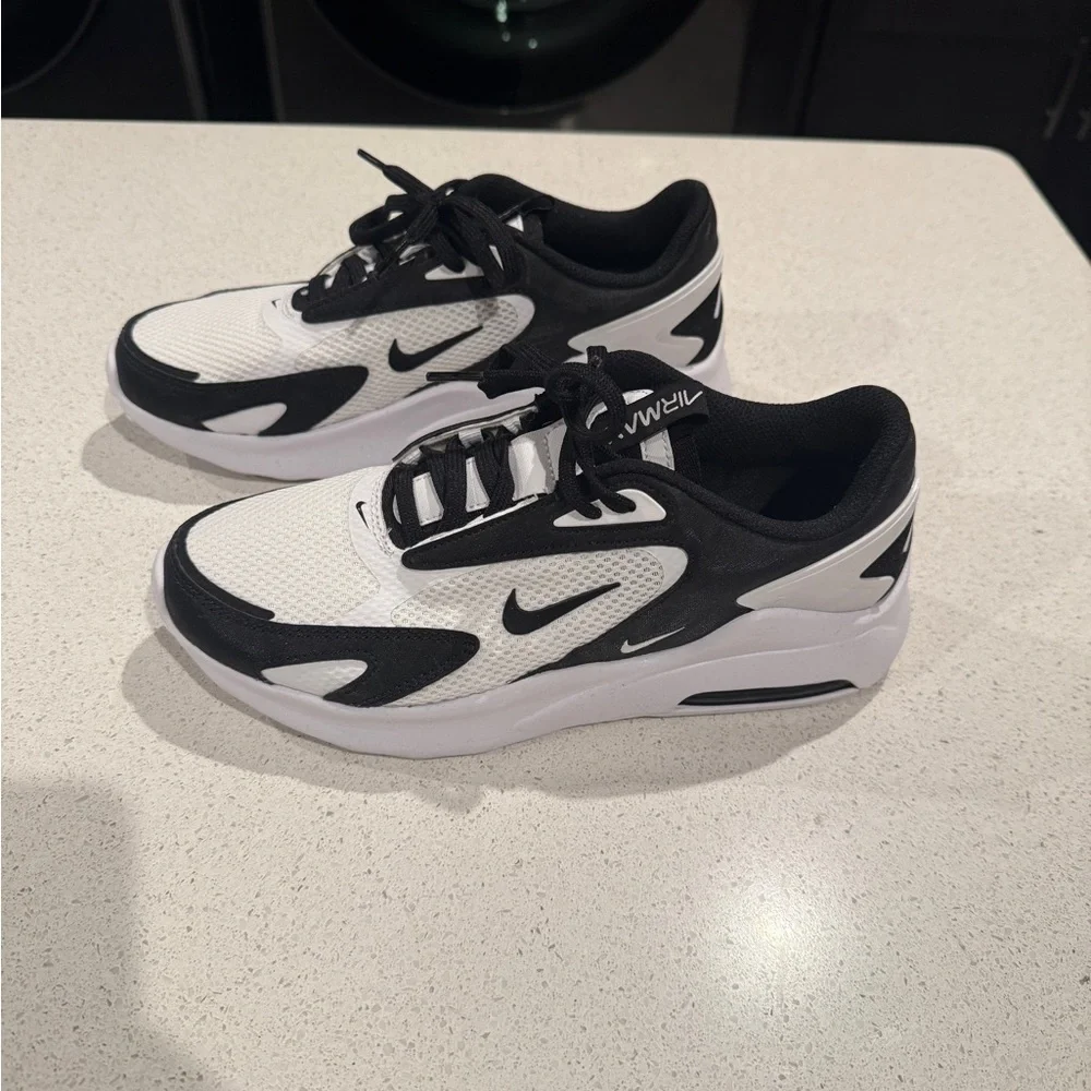 Nike Dual-Tone Black and White Athletic Shoes